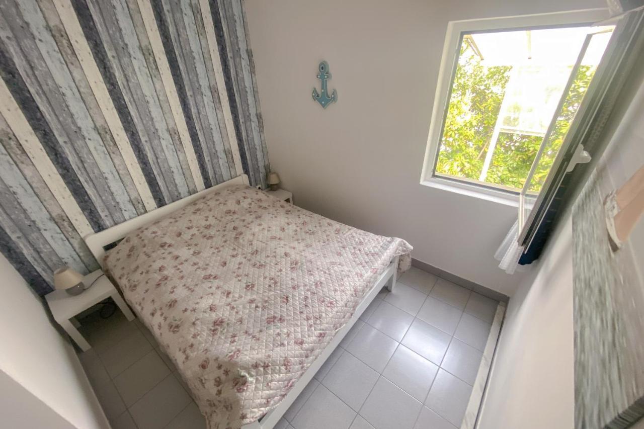 Beach Apartment - 50M From The Beach With Free Parking ビオグラード・ナ・モル エクステリア 写真